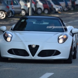 Kakav je to Alfa Romeo 4C Spider?