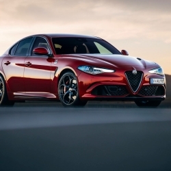 Alfa Romeo Giulia je favorit za nagradu Car of the Year