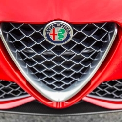 VIDEO: Alfa Romeo Giulia u tri nove reklame za Super Bowl