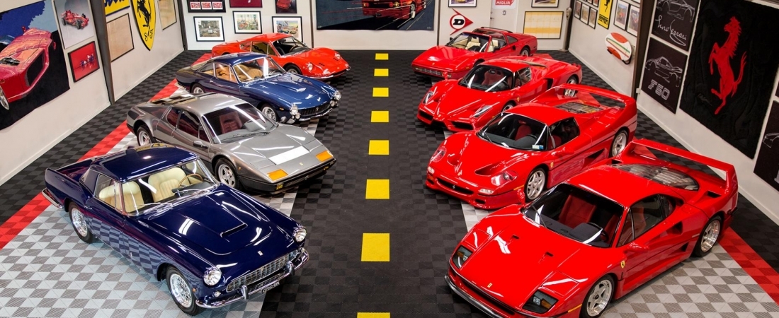 Jedan čovjek prodaje svoju kolekciju Ferrarija